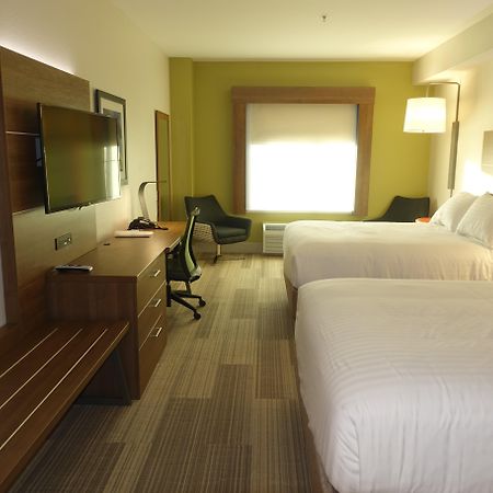 Holiday Inn Express & Suites ברנטווד מראה חיצוני תמונה