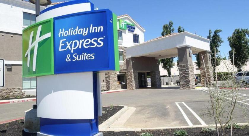 Holiday Inn Express & Suites ברנטווד מראה חיצוני תמונה